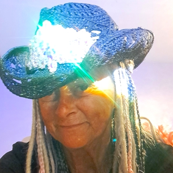 Fabulous Cowboy HAT - Picture 2 of 11